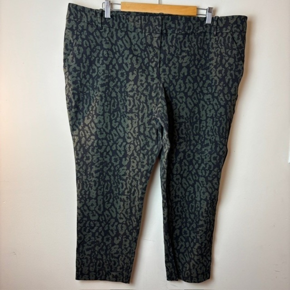 Womens 22W Ava & Viv Crop Skinny Pants Green Black Leopard Print Stretch Pockets